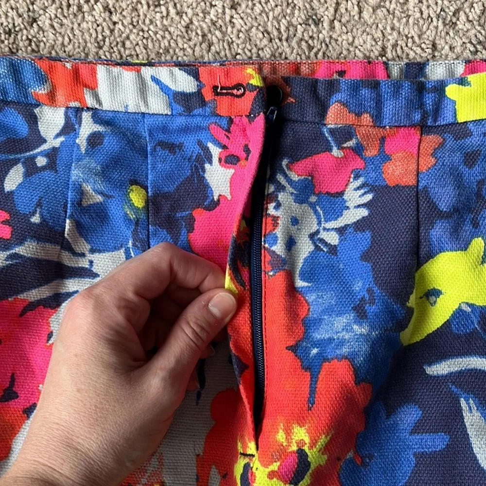 Loft floral pencil skirt size 4 - Picture 3 of 7